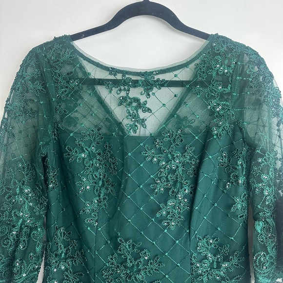 NWT Adrianna Papell Forest Green Embroidered Lace Ruffle Sleeve Dress Size 4 - Picture 5 of 9